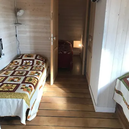 Les Roulottes De Moulin Rouge Villa Audelange Buitenkant foto