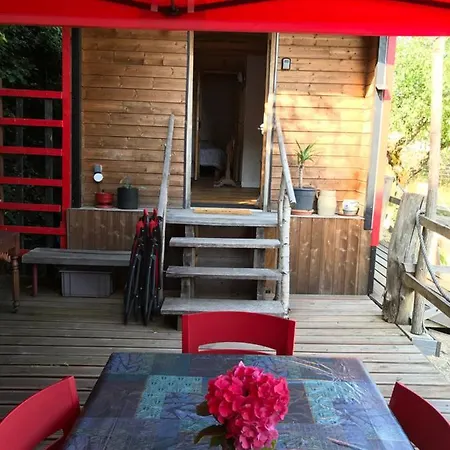 Les Roulottes De Moulin Rouge Villa Audelange Buitenkant foto